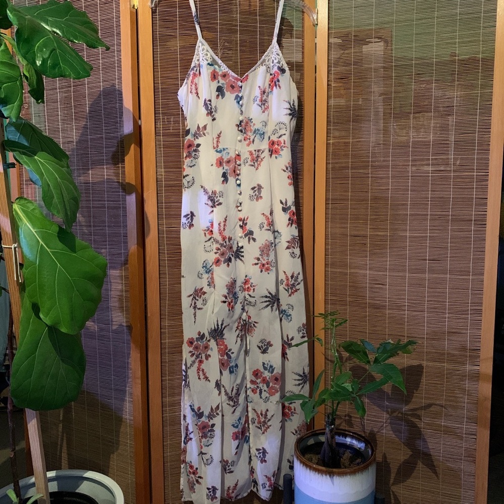 Small floral maxi Rachael and Chloe dress with slits